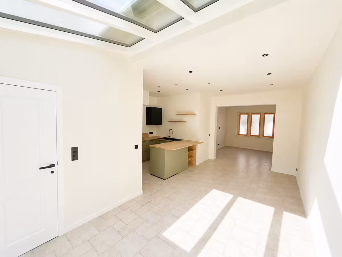 Bright renovated house with 4 bedrooms - 10