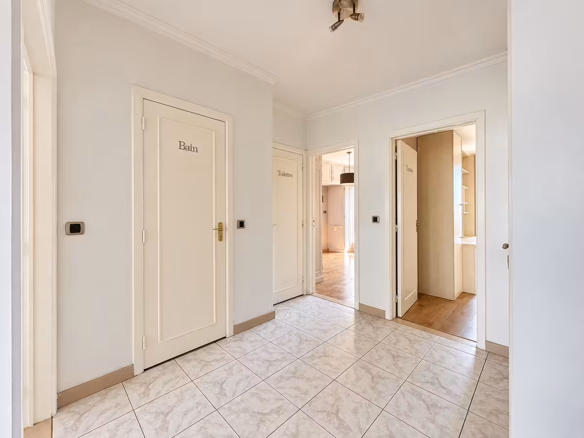 2-bedroom apartment with unobstructed views - 16