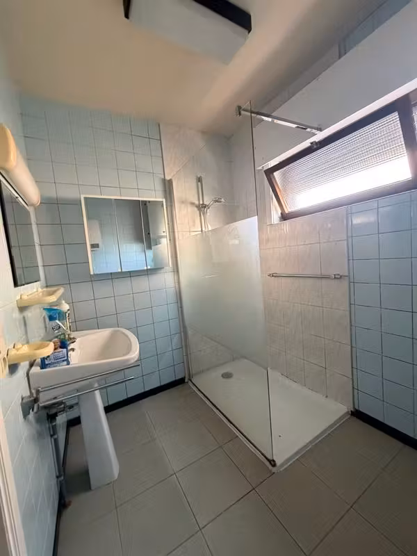 Semi-detached house with sunny garden and three bedrooms - 6