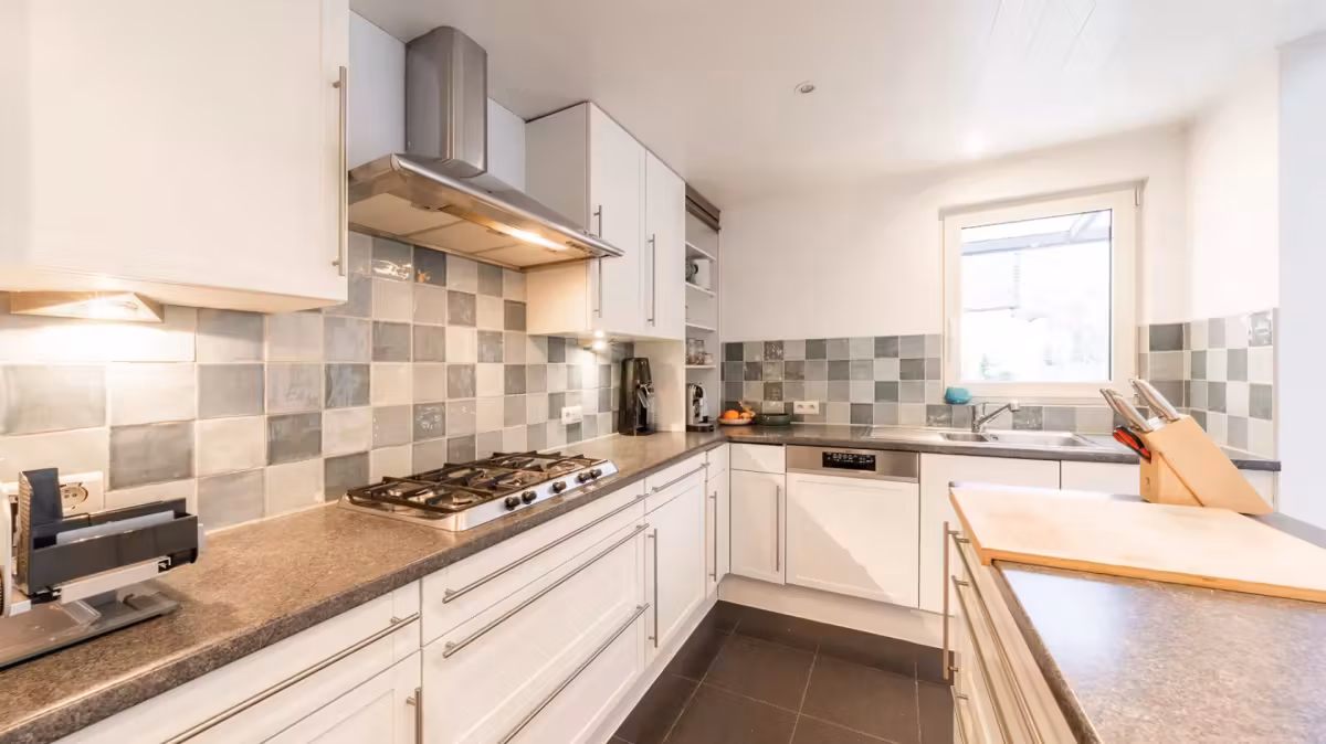 Ruime bemeubelde woning met tuin en 4 slaapkamers - 10