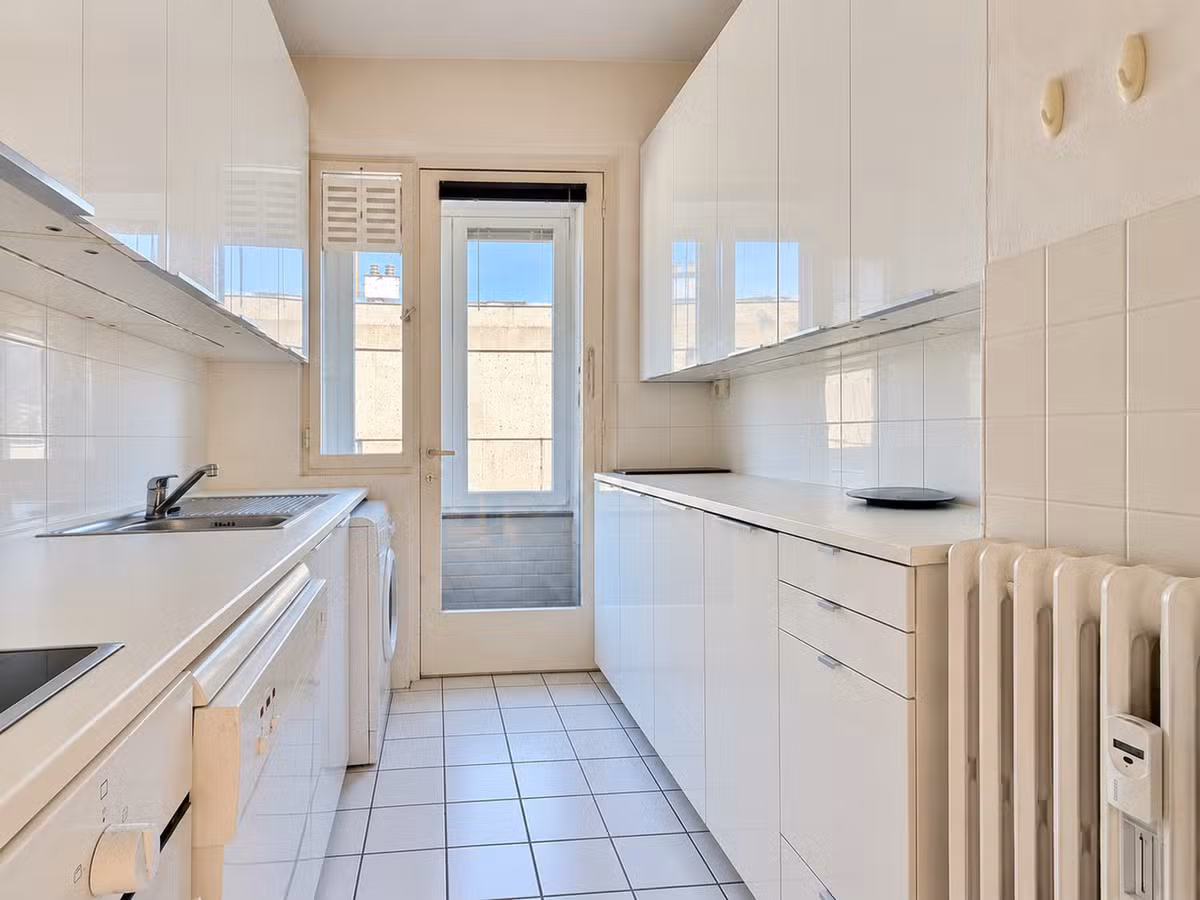 Gerenoveerde penthuis met 2 slaapkamers en terras - 10