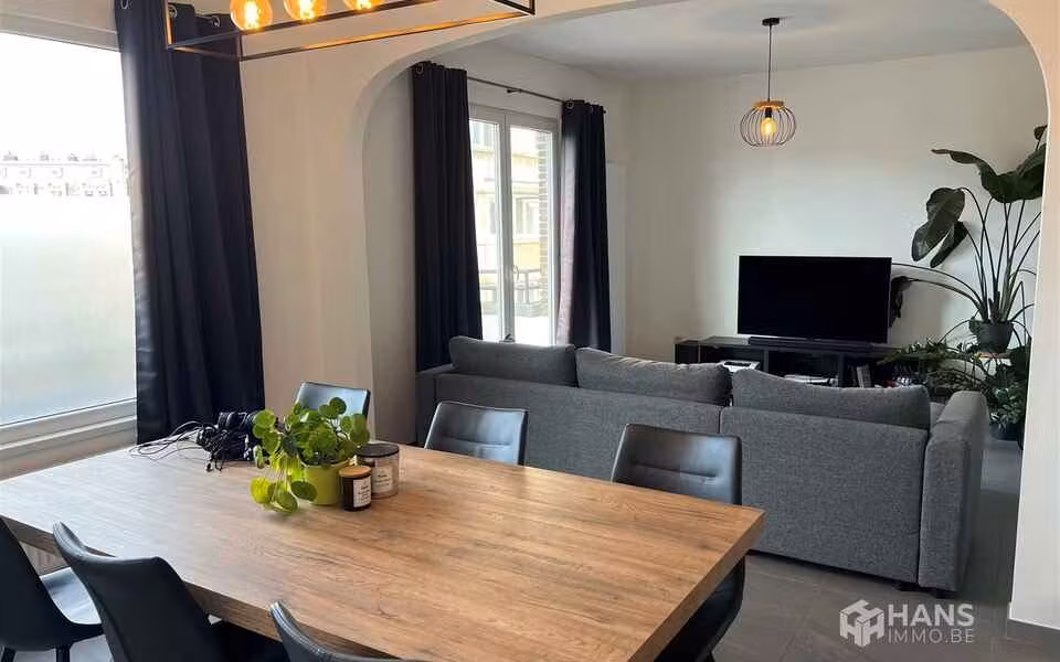 Renovated two-bedroom apartment with terraces - 8