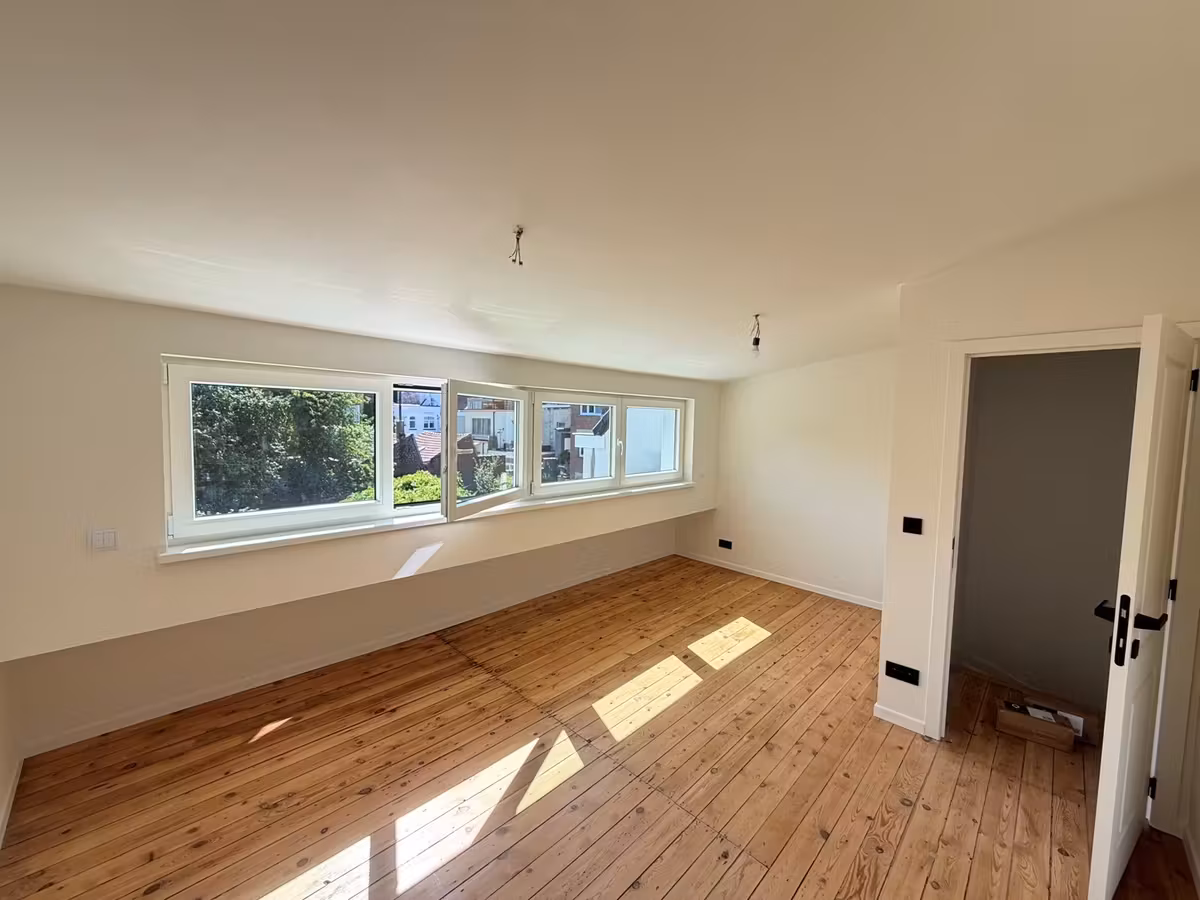 Bright renovated house with 4 bedrooms - 11