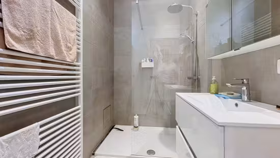 One-bedroom apartment with dressing in Schaarbeek - 5