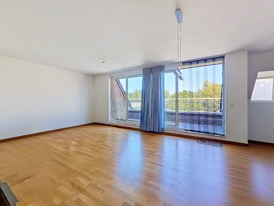 Lichtrijk appartement met terras en staanplaats - 8