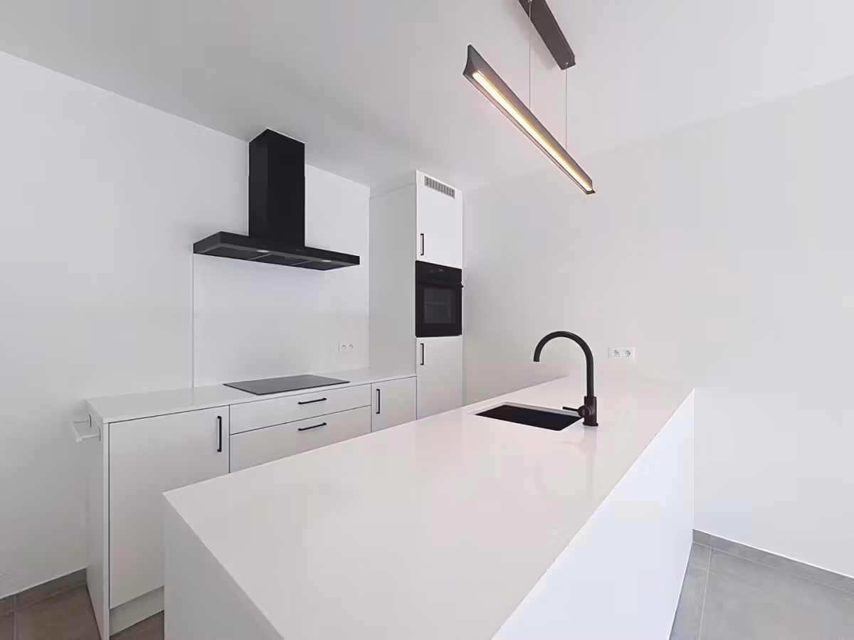 Lichtrijk 2 slaapkamer appartement te Oostakker - 7