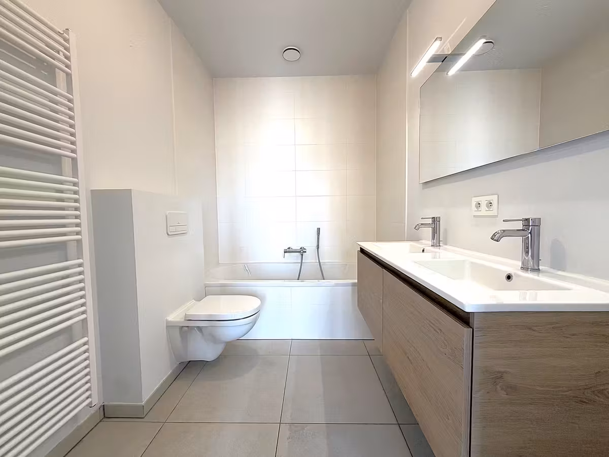 Ruim appartement van 110 m² met terras in Brussel - 5