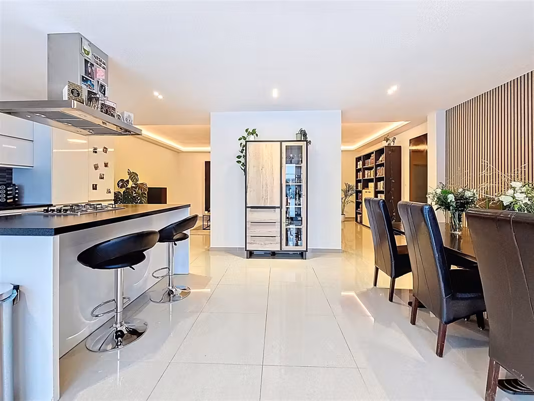 Ruime woning met tuin en 4 slaapkamers - 7