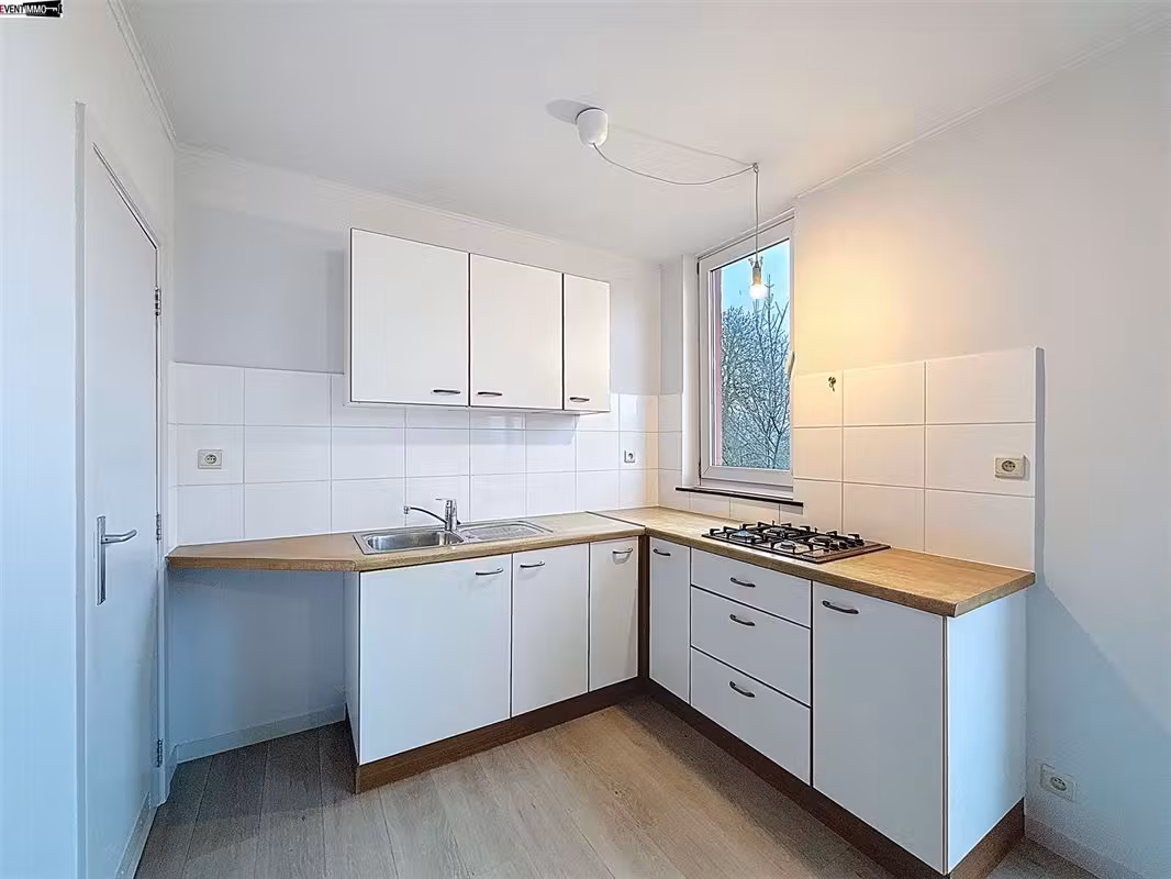 Pleasant, bright and fully renovated 1-bedroom apartment located on Avenue Jupiter - 5