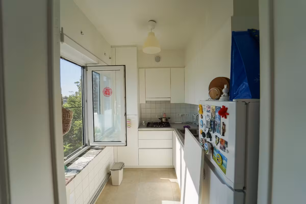 Lichtrijk appartement met balkon op gunstige ligging - 3