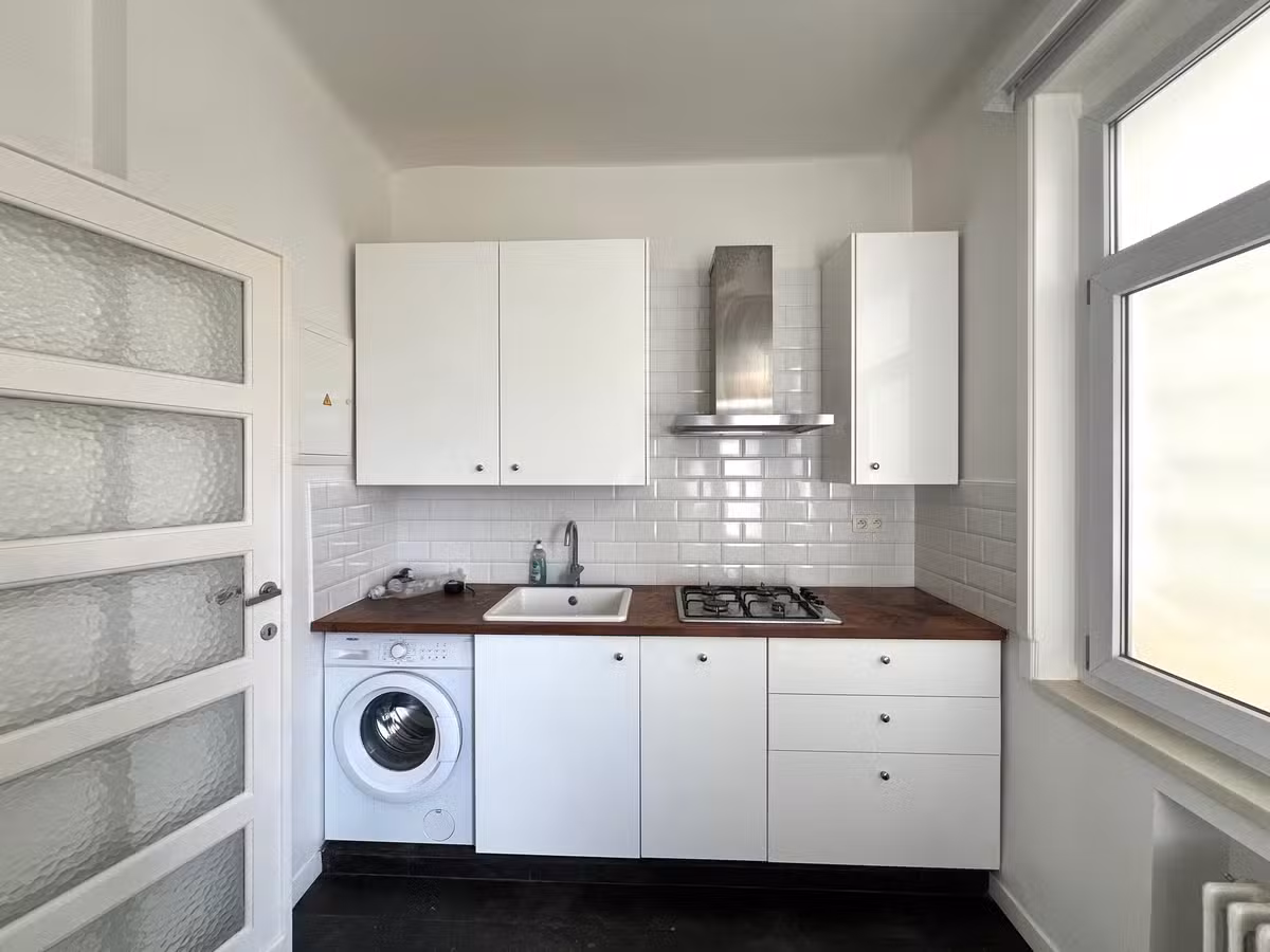 Lichtrijk appartement met twee slaapkamers in Sint-Gillis - 3
