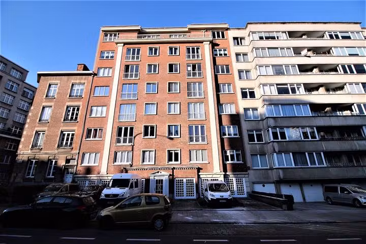 Drie-slaapkamerappartement met garage in Broqueville - 2