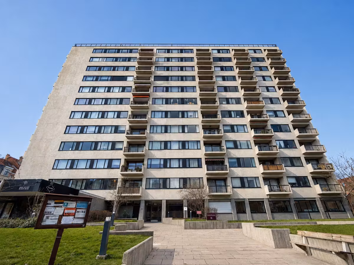 CHÂTELAIN: HELDER, BETREK-KLAAR APPARTEMENT MET TERRAS EN PARKING (OPTIONEEL) - 14