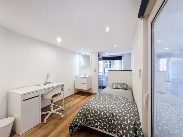 Studentenflat in Saint-Gilles met XXL terras - 2