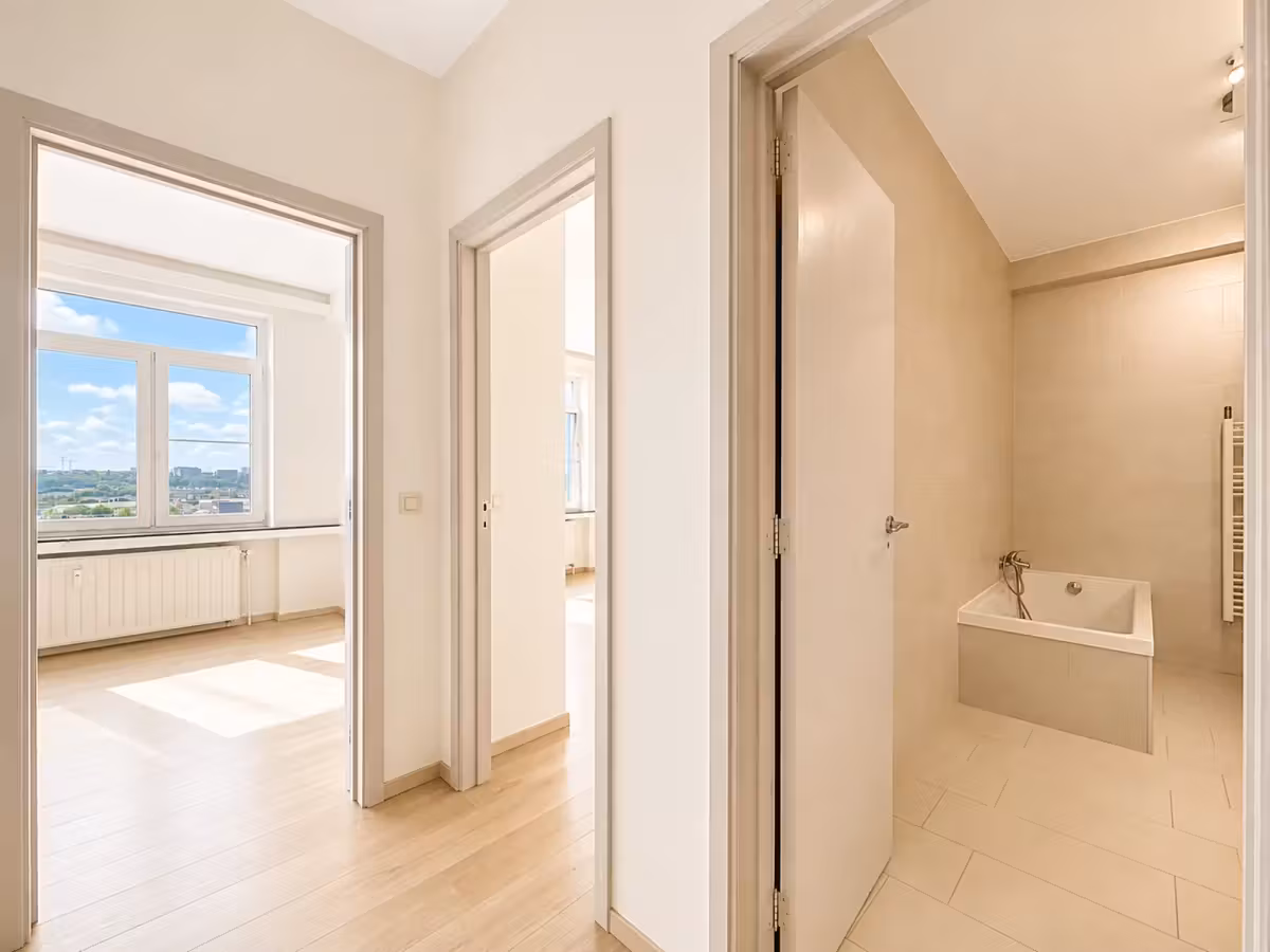 Appartement avec 2 chambres à coucher et parking à louer - 3