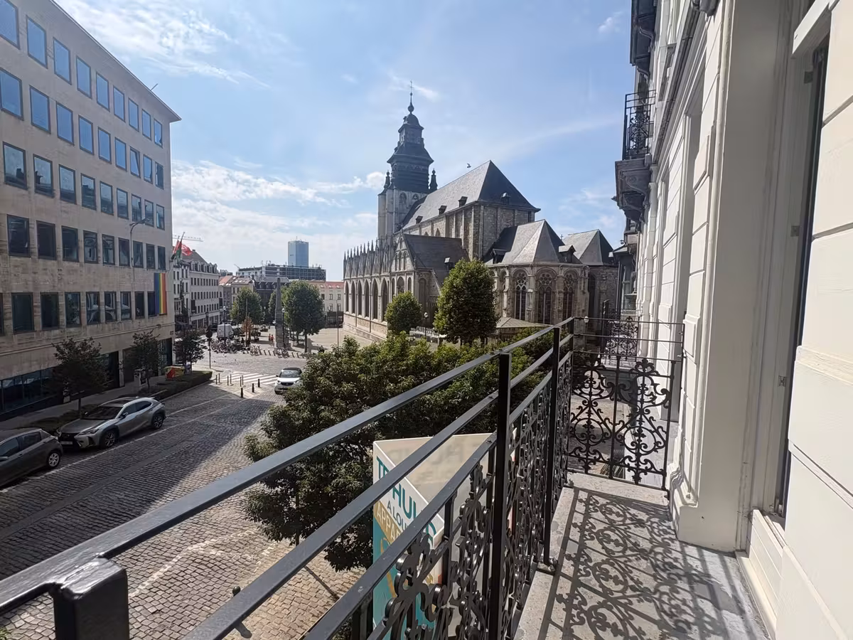 Gerenoveerd appartement met terras in Zavel - 10