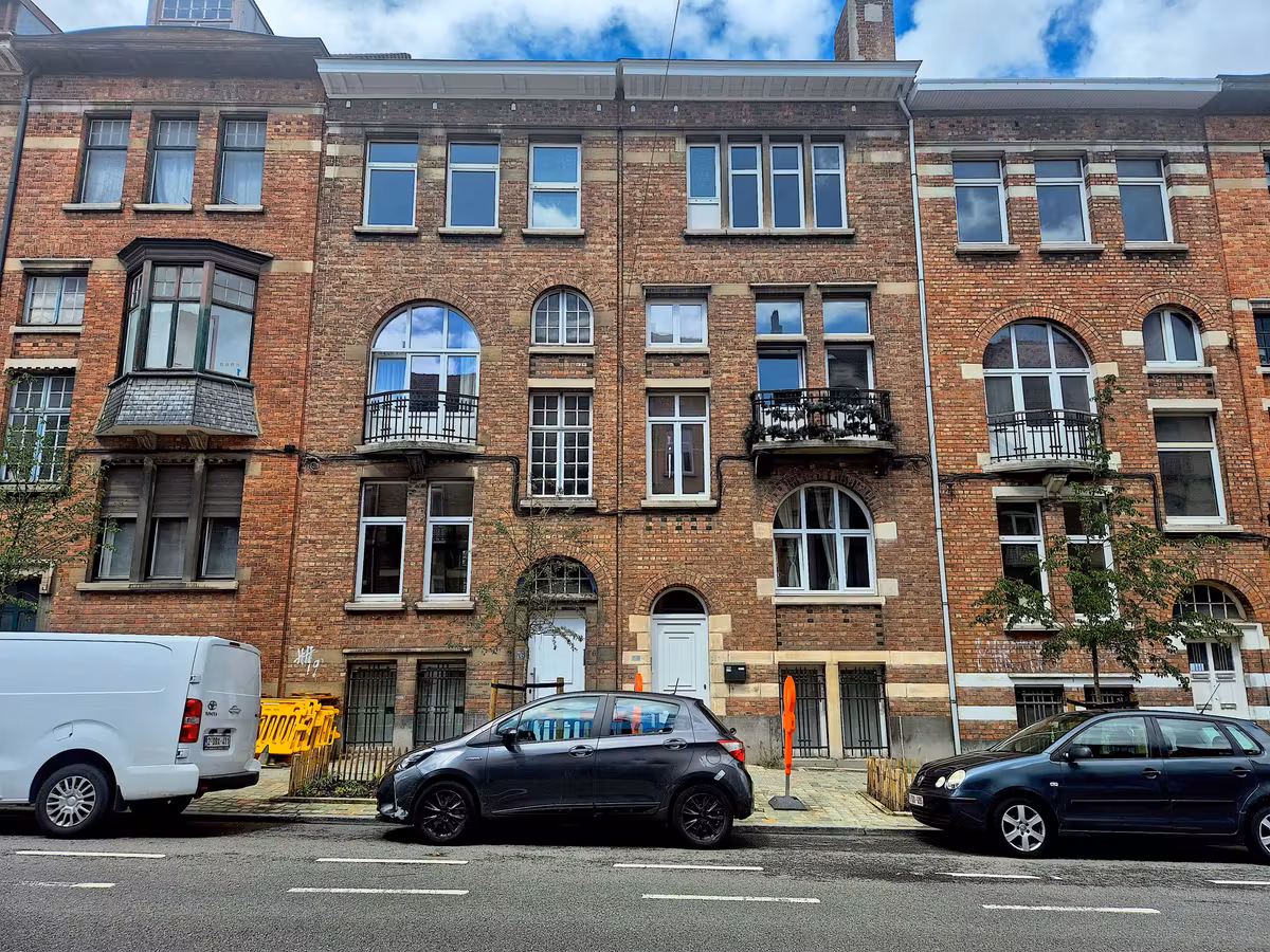 Superbe appartement 1 chambre entièrement rénové à Schaerbeek - 2