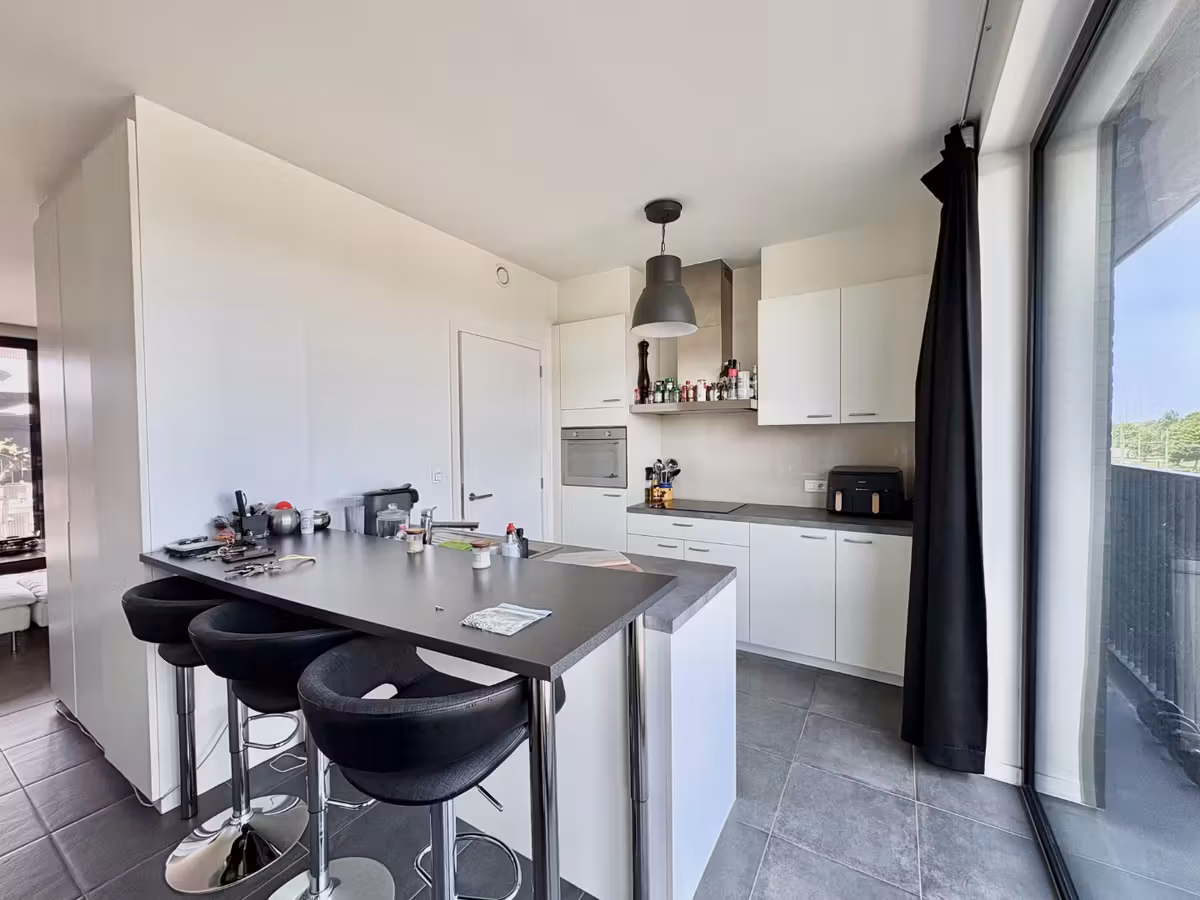 Twee-slaapkamer appartement met parkeerplaats - 3