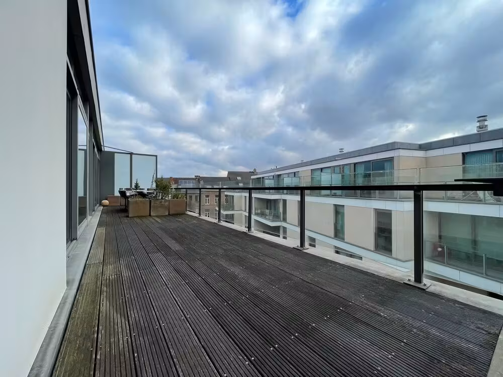 Furnished penthouse with parking space for rent in Ghent - 5