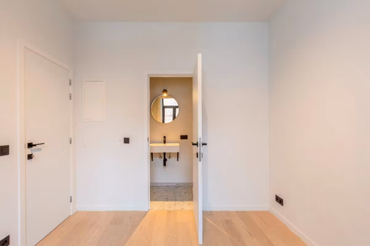 Gerenoveerd 1-slaapkamerappartement met gemeenschappelijke tuin - 7
