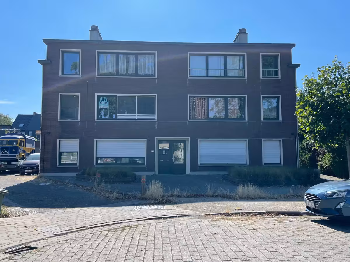 Gerenoveerd appartement met twee slaapkamers en terras - 2