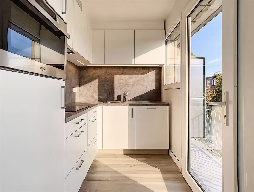 Renovated one-bedroom apartment with terrace - 7