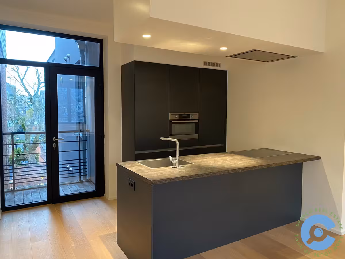 Spacious 2-bedroom apartment in a prime location - 6