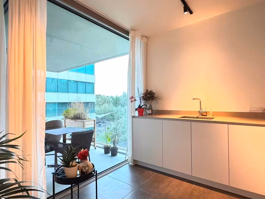 Appartement neuf en coin avec grande terrasse - 9
