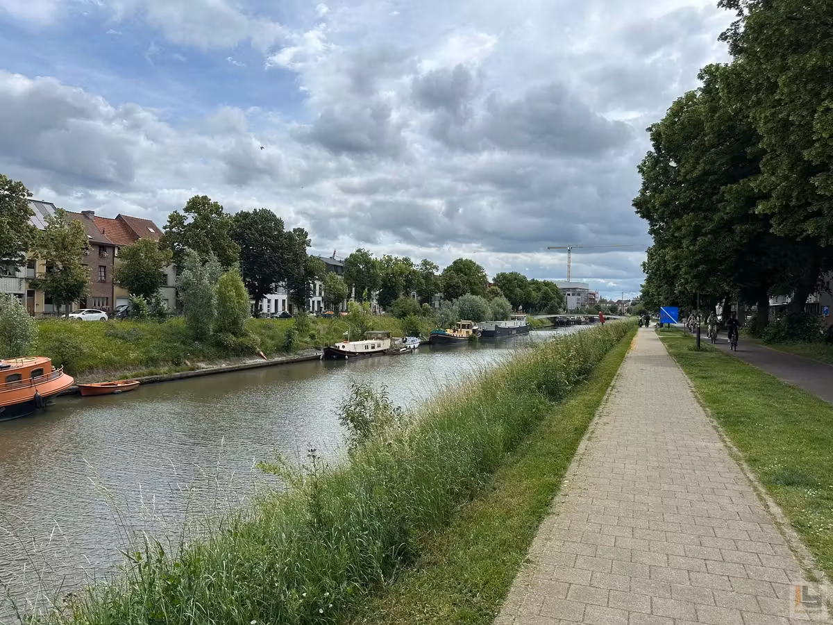 Lichtrijke studio gelegen aan de Brugsevaart te Gent - 10