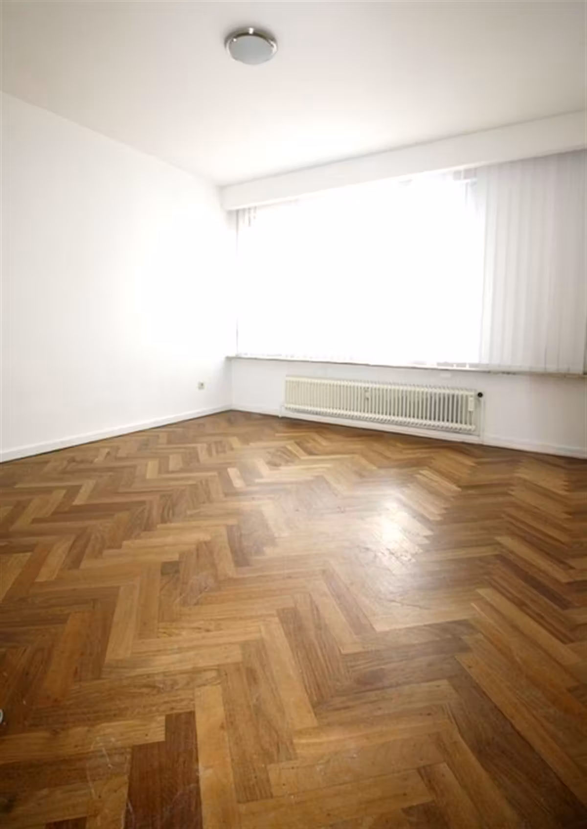 Bright renovated one-bedroom apartment - 5