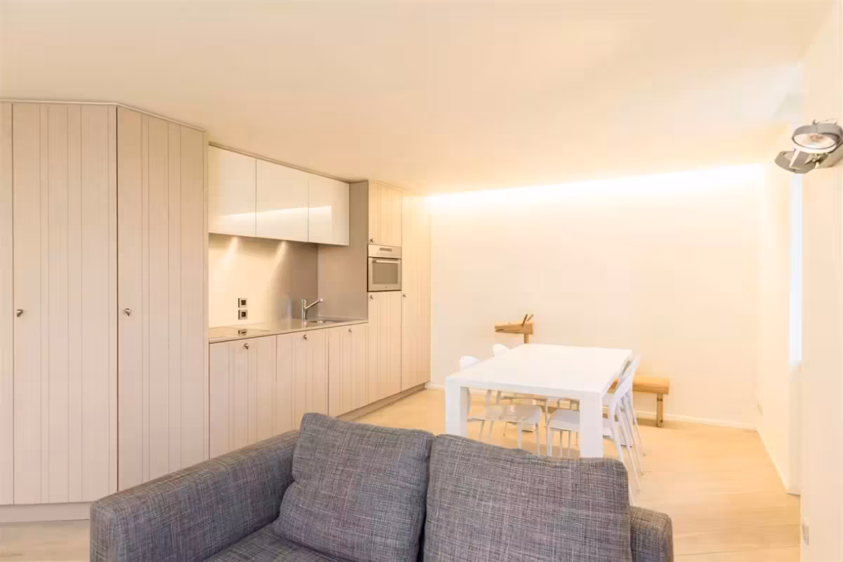 Gemeubelde luxestudio van 63 m² aan de Bolivarplaats - 3