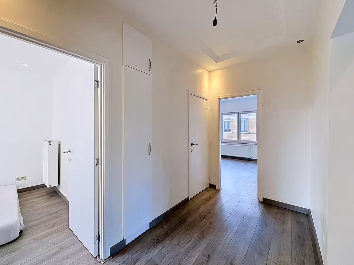 Lichtrijk hoekappartement met 2 slaapkamers te huur in Wilrijk - 10