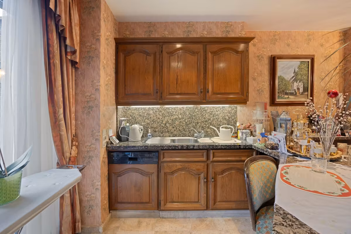 Halfopen bebouwing met zonnige tuin en garage - 13