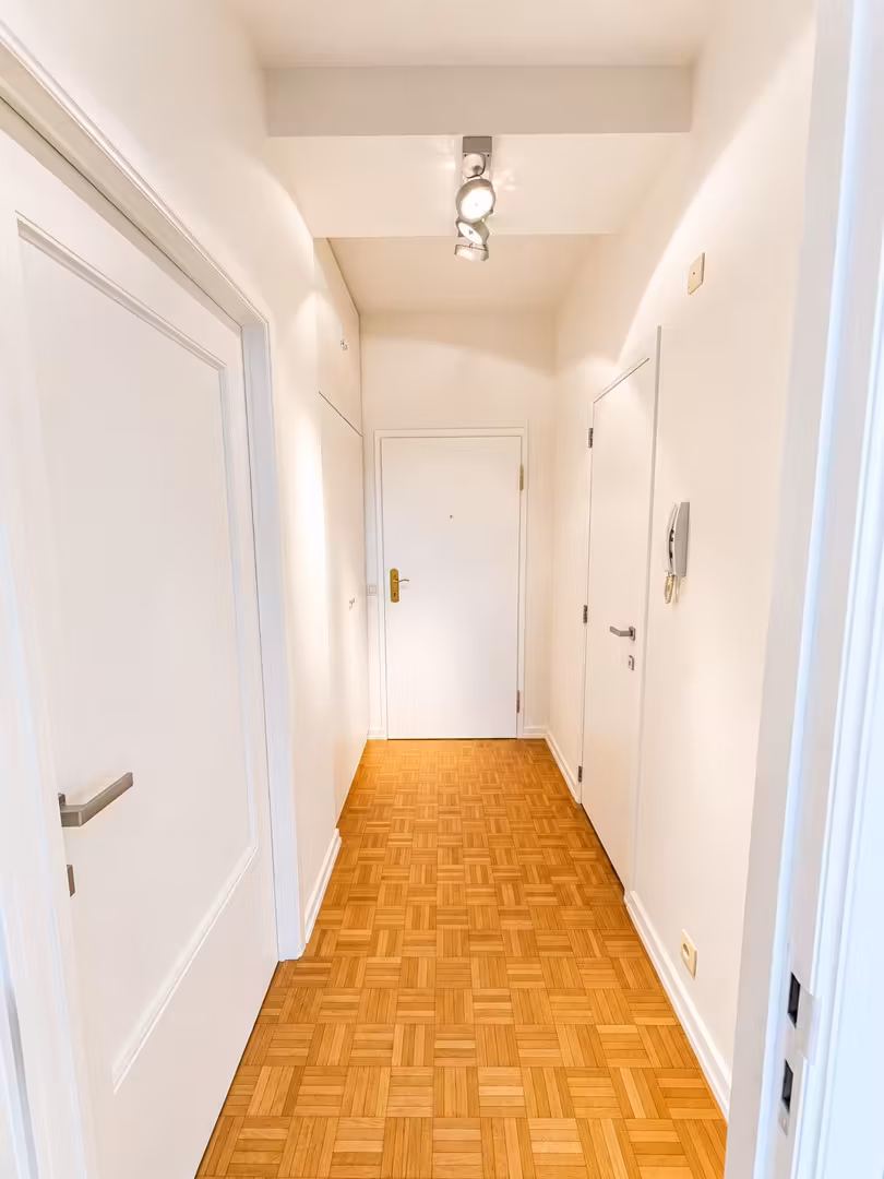 CHÂTELAIN: HELDER, BETREK-KLAAR APPARTEMENT MET TERRAS EN PARKING (OPTIONEEL) - 4