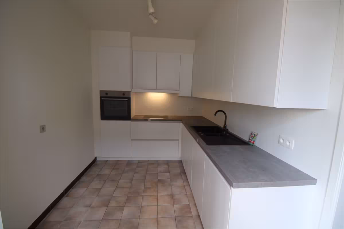 Appartement d'angle spacieux et lumineux avec 3 chambres à Merksem - 9