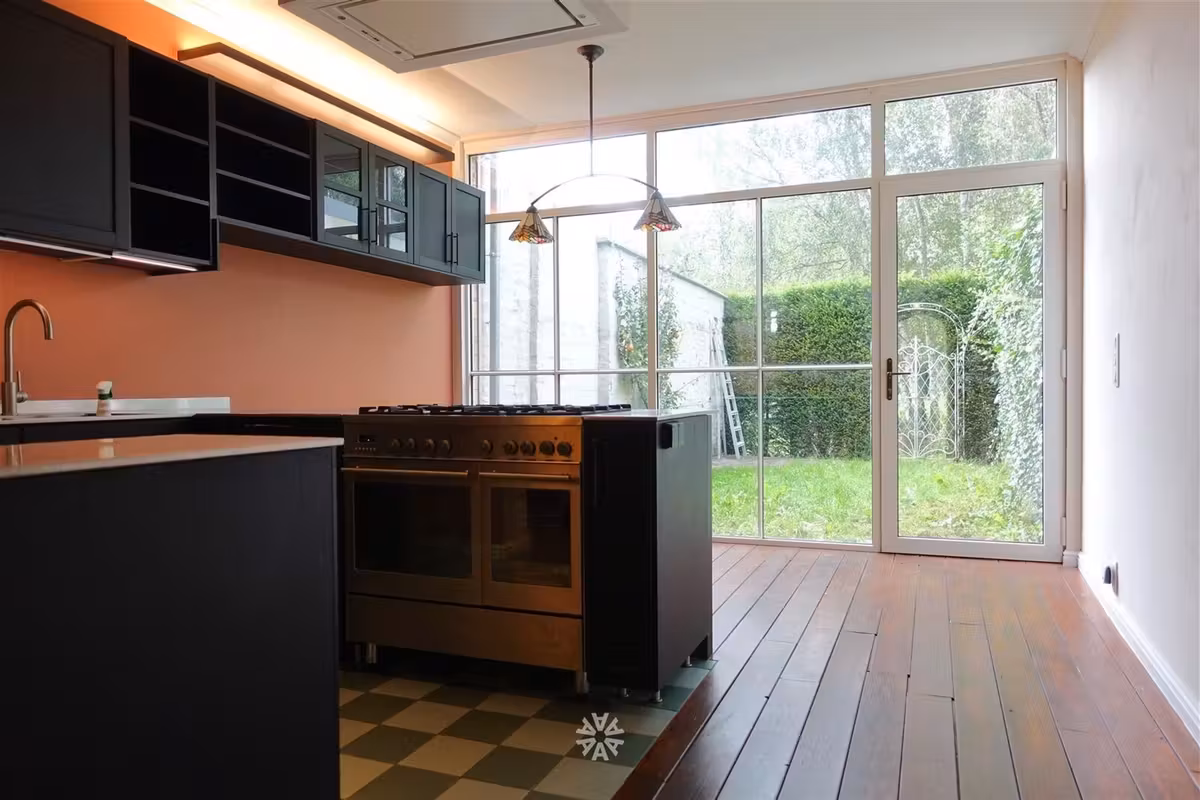Unieke gerenoveerde woning met zonnige tuin te huur in Mariakerke