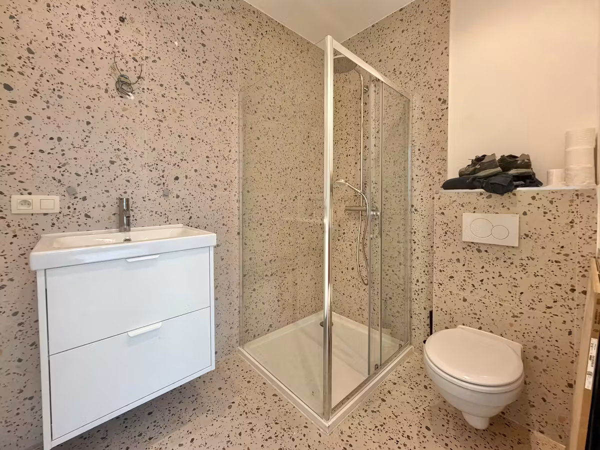 Renovated apartment with terrace and garden - 5