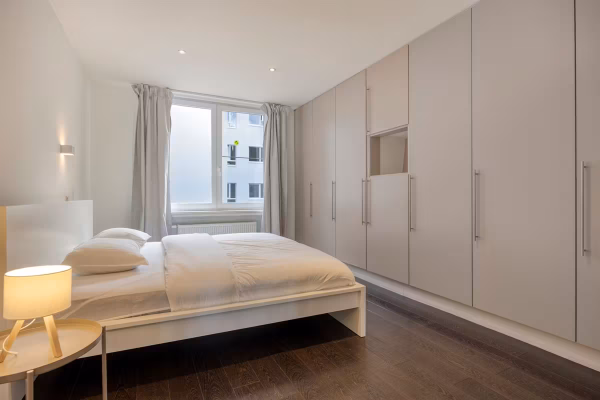 Top gelegen, volledig gemeubeld 2-slaapkamerappartement op de Keyserlei Meir - 12