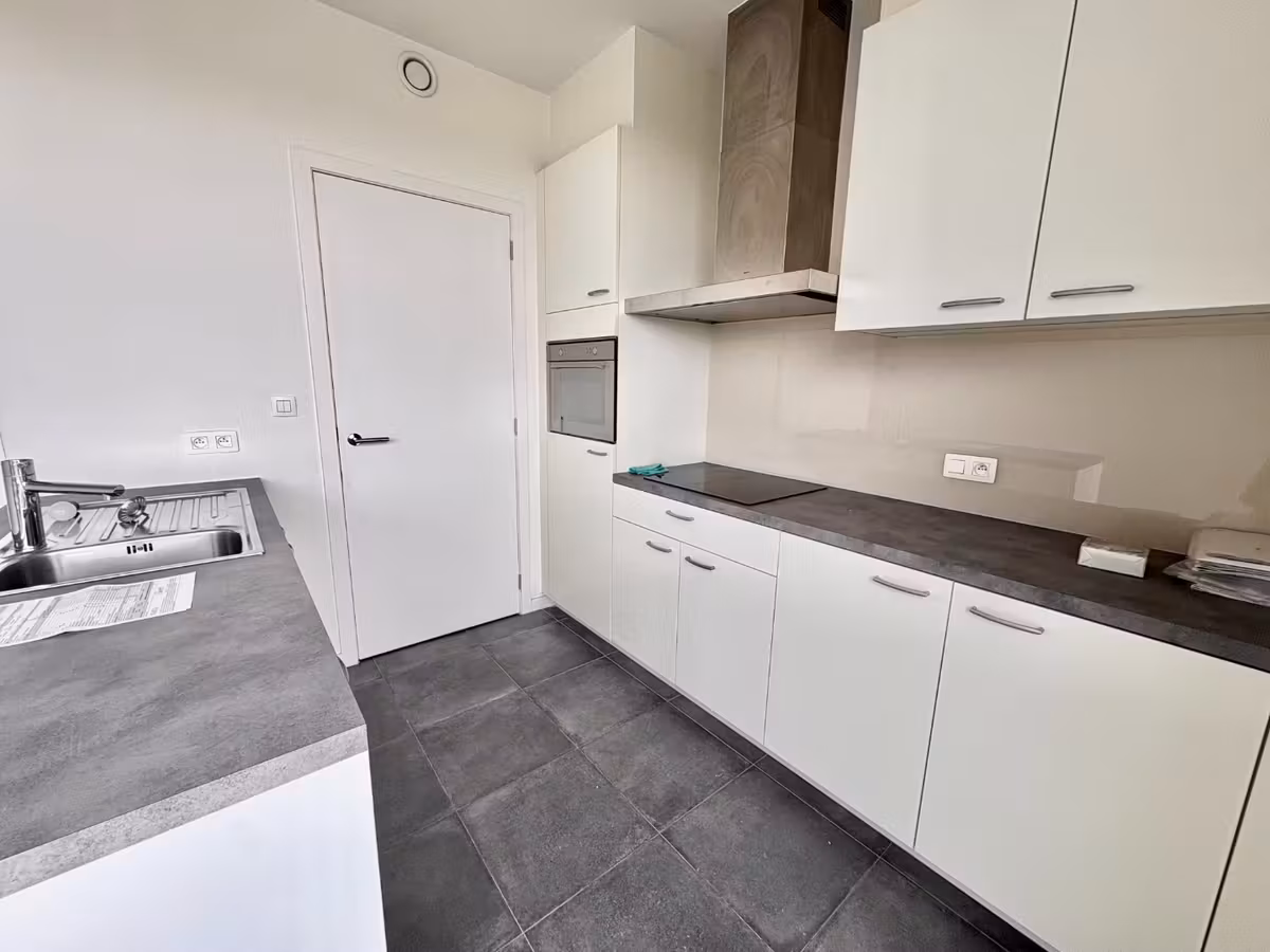 Two-bedroom apartment with parking space - 11