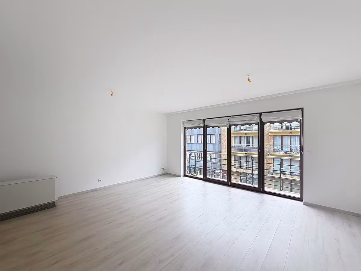 Gerenoveerd appartement met twee slaapkamers en terras - 6