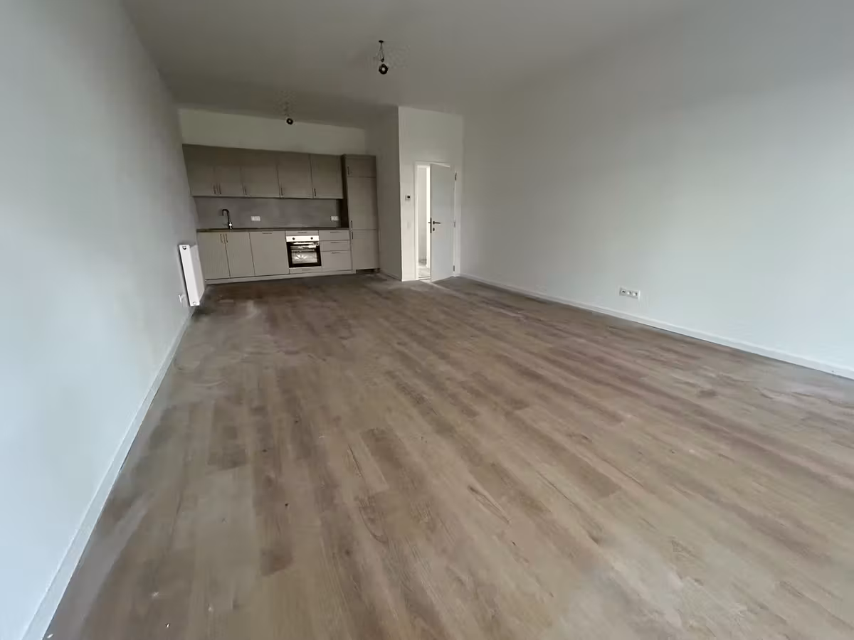 Appartement au rez-de-chaussée rénové avec terrasse - 7