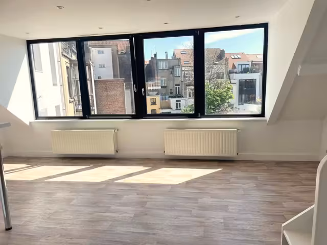 Charmant appartement in Etterbeek met mezzanine - 9