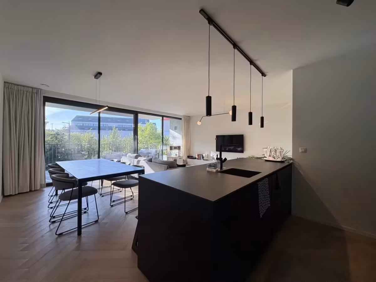 Appartement moderne à 2 chambres avec terrasse et parking - 8
