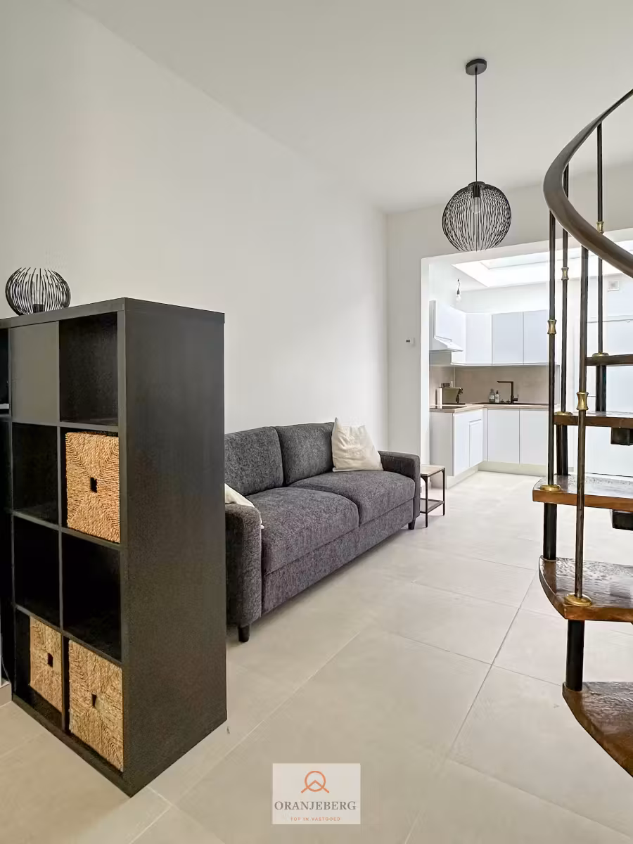 Gemeubelde en gerenoveerde rijwoning nabij centrum Ledeberg - 8