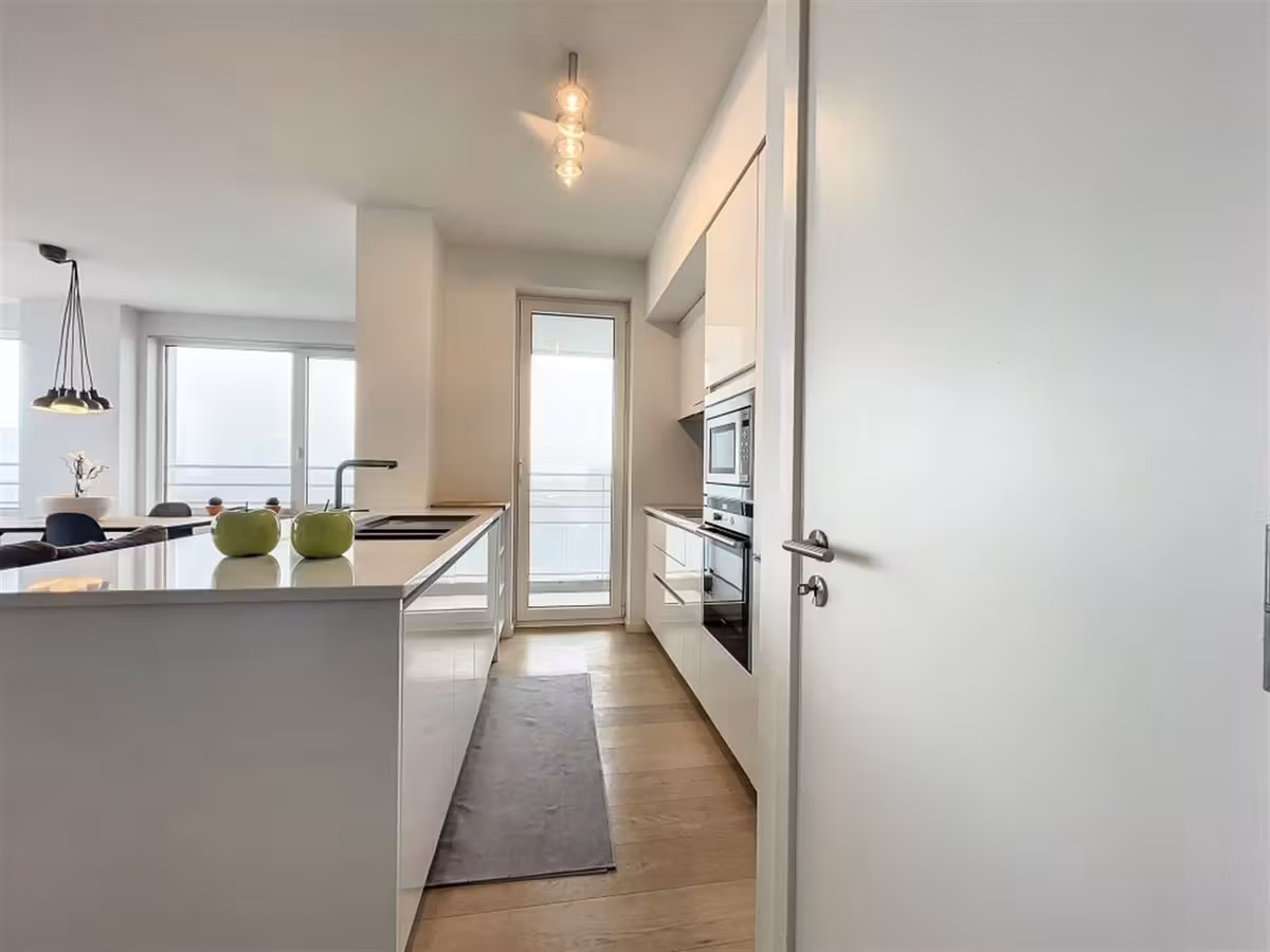 Two-bedroom apartment with panoramic views - 11