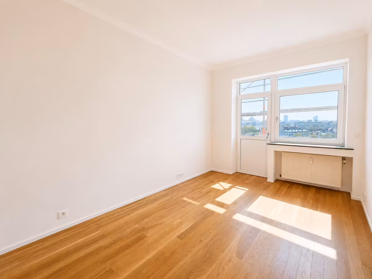 Spacious 2-bedroom flat with study area on Avenue de la... - 12