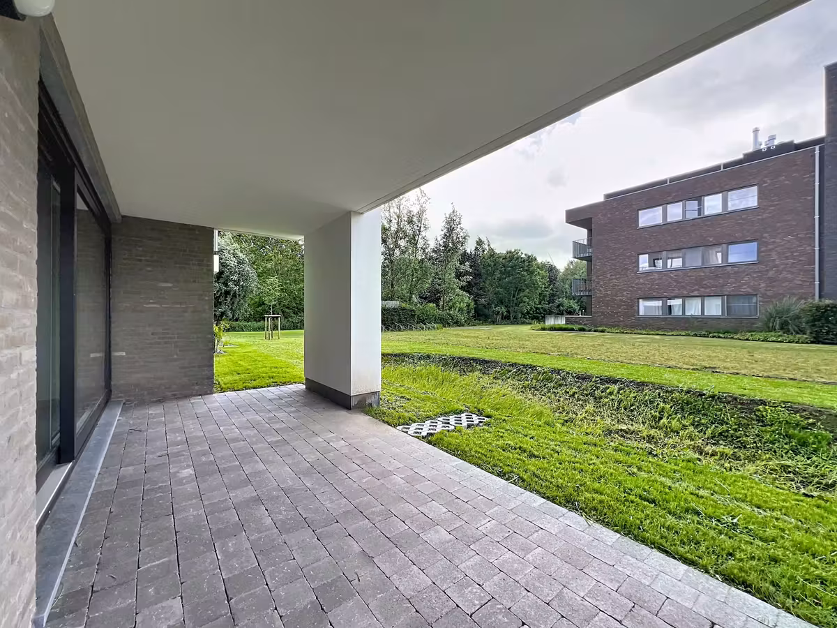 Lichtrijk 2 slaapkamer appartement te Oostakker - 11
