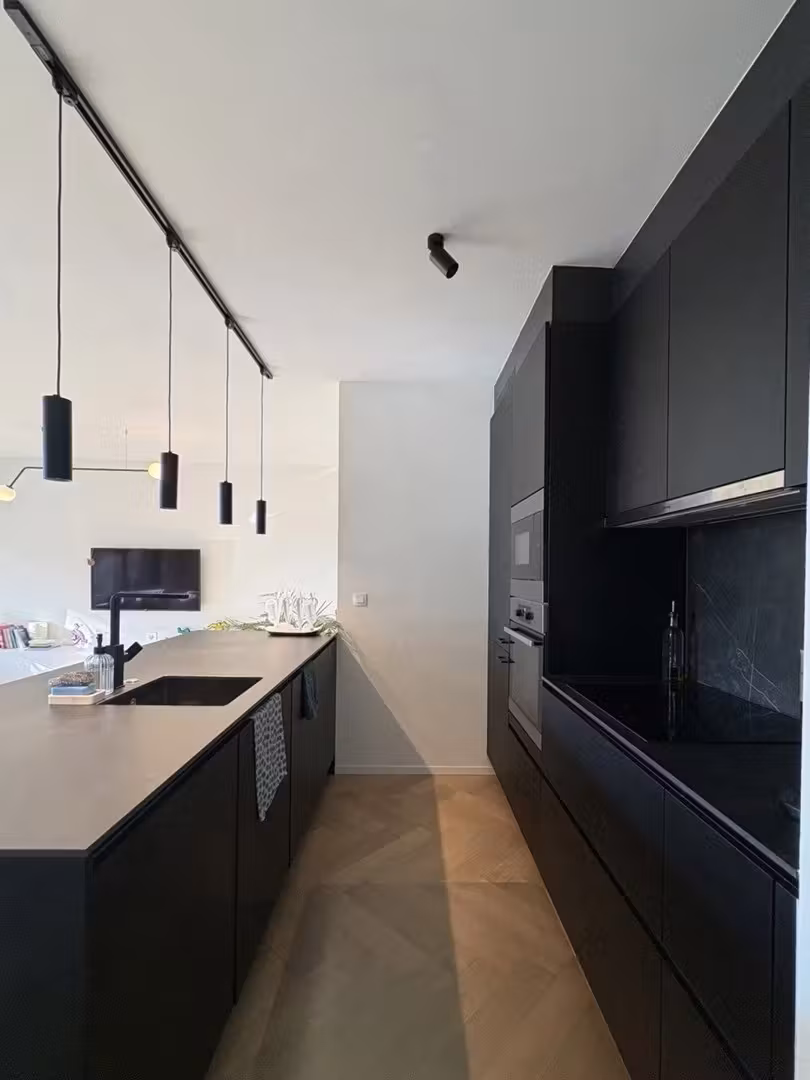 Appartement moderne à 2 chambres avec terrasse et parking - 3