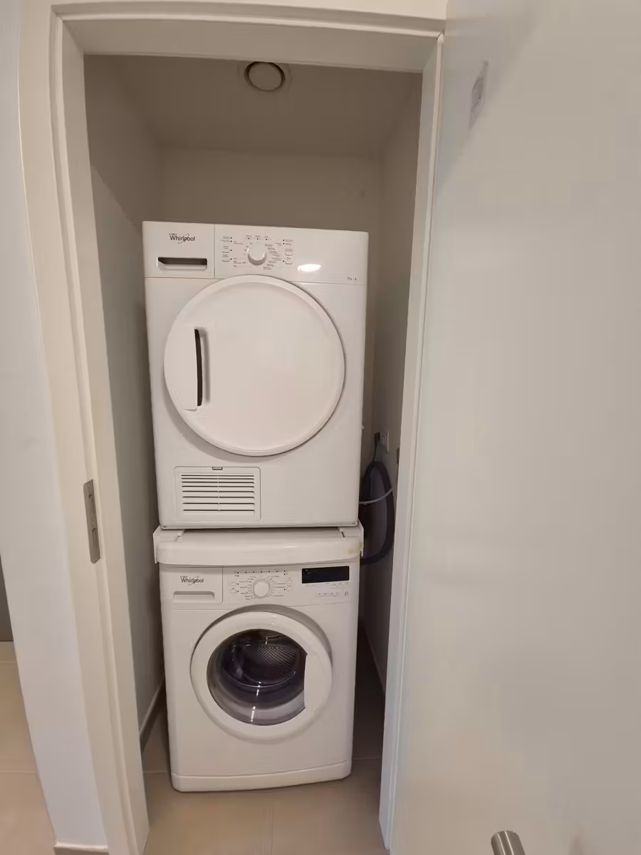 Two-bedroom apartment in Etterbeek with balcony - 15