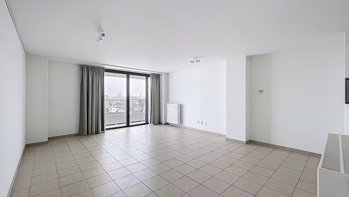 Ruime studio op 12de verdieping te huur in Molenbeek - 6